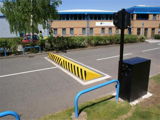 حاجز طريق هيدروليكي فولاذي A3 أوتوماتيكي بالكامل بوزن 80 طن مع جهاز تحكم عن بعد للأمن