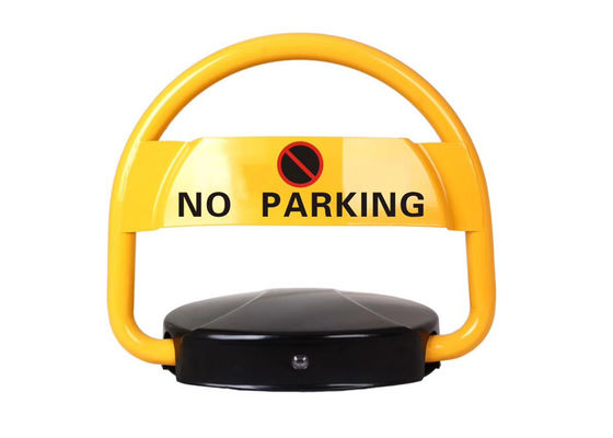 قفل مواقف سيارات يعمل بالطاقة الشمسية مع جهاز تحكم عن بعد، بارتفاع صعود 390 ملم وإطار فولاذي متداول لحماية آمنة لمساحة وقوف السيارات